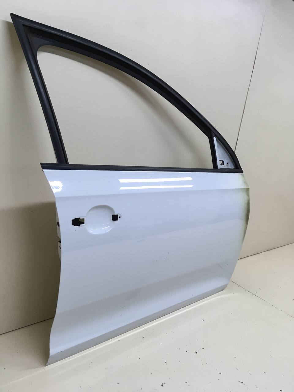 Дверь передняя правая Skoda Rapid 2012-2020 Дверь передняя правая Skoda Rapid 2012-2020