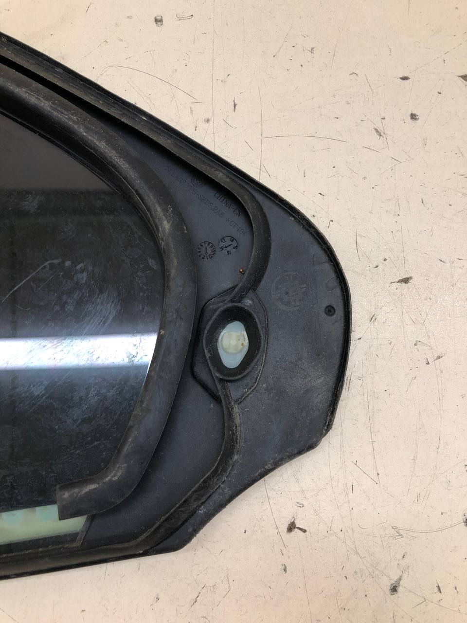 Стекло двери задней правой (форточка) Skoda Rapid 2012-2020