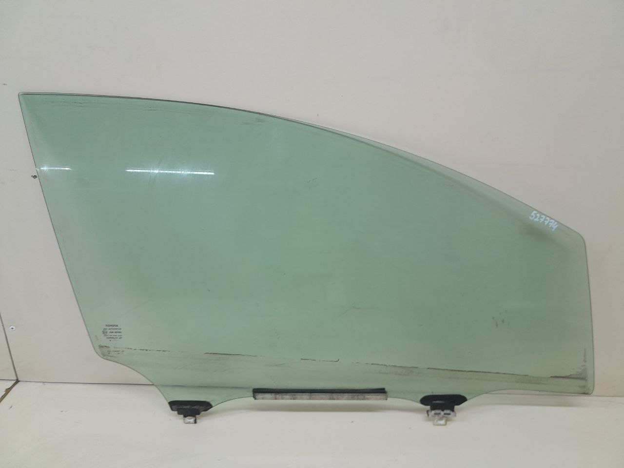 Стекло двери передней правой Toyota Auris (E150) 2006-2012