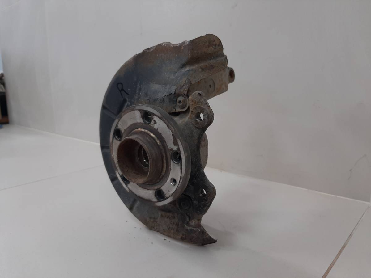 Кулак поворотный передний правый Volkswagen Polo (MK5) 2011-2020