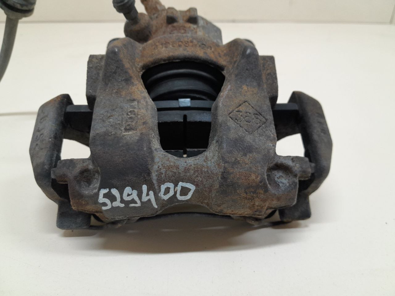 Суппорт передний правый Renault Logan (2) 2014>