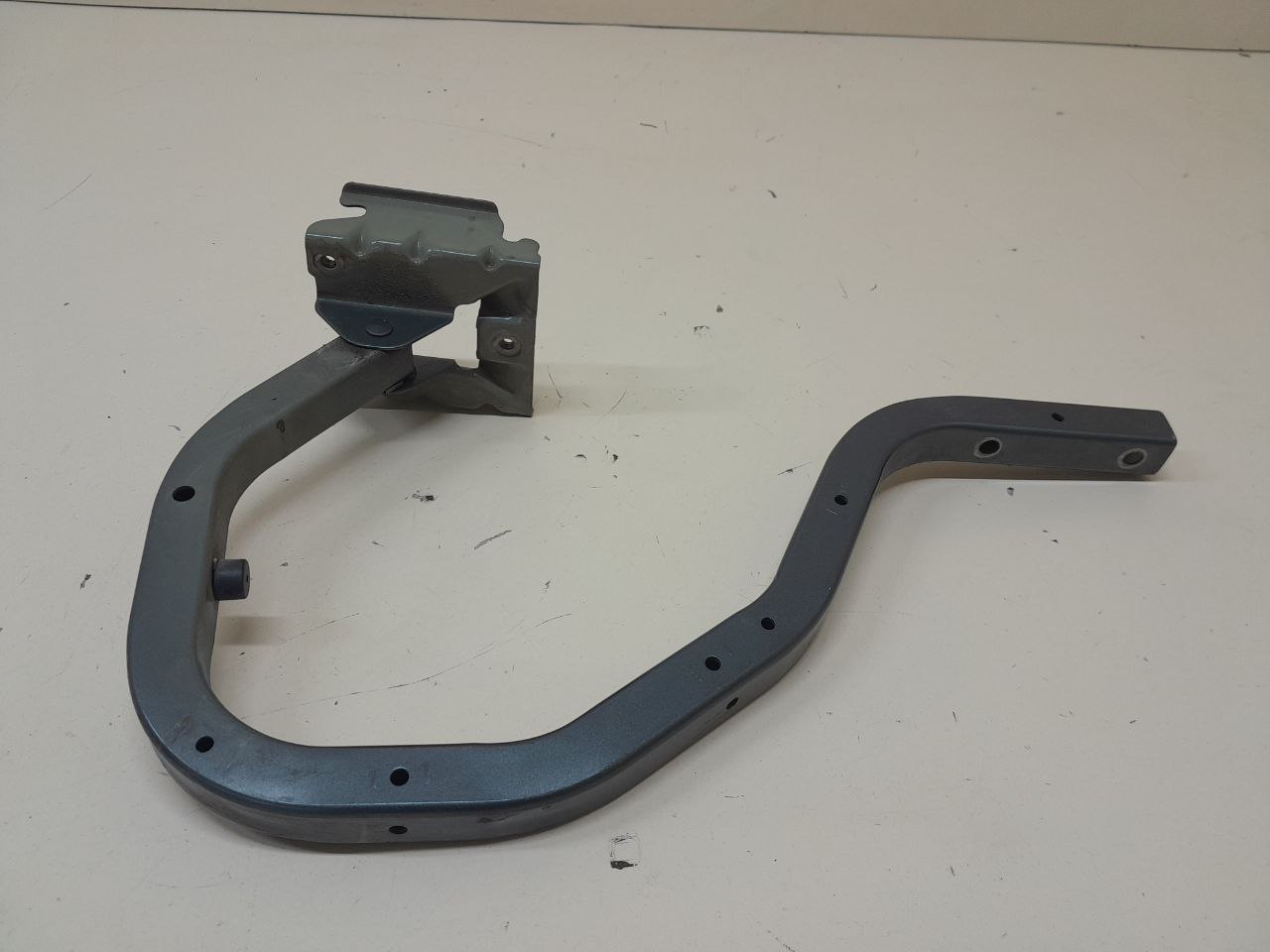 Петля крышки багажника Nissan Almera (N16) 2000-2006