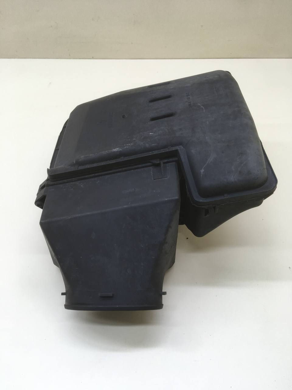 Корпус воздушного фильтра Renault Duster (HSA, HSM) 2012> Корпус воздушного фильтра Renault Duster (HSA, HSM) 2012>