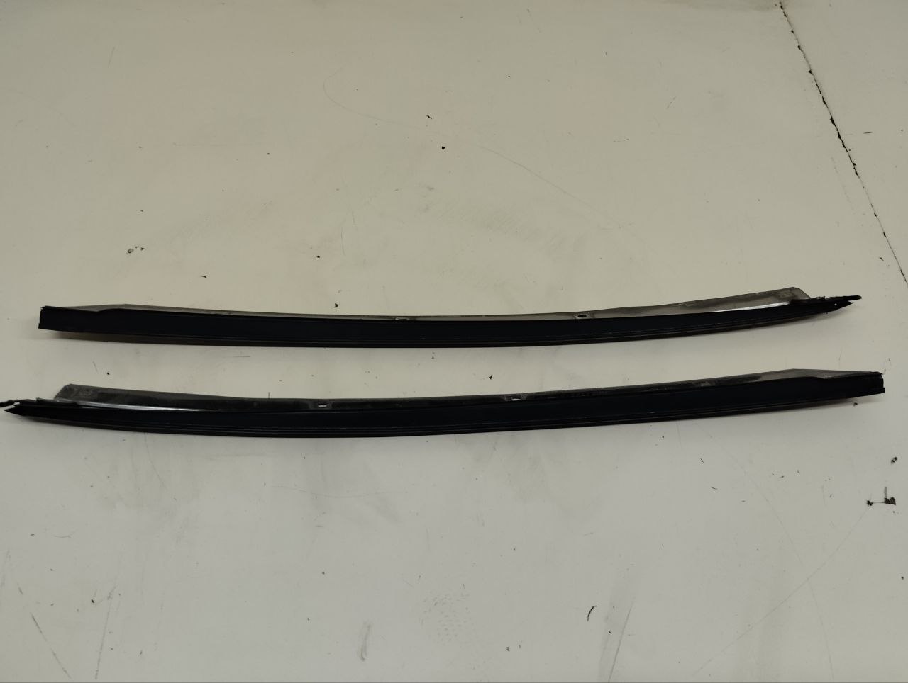 Молдинг лобового стекла Nissan Almera Classic (B10) 2006-2013