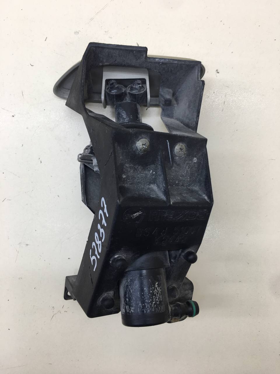 Форсунка омывателя фары Mazda Mazda 3 (BK) 2002-2009