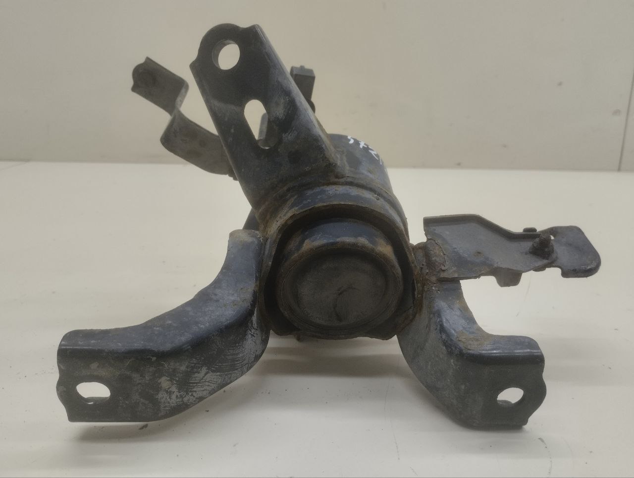 Опора двигателя правая Toyota Auris (E150) 2006-2012