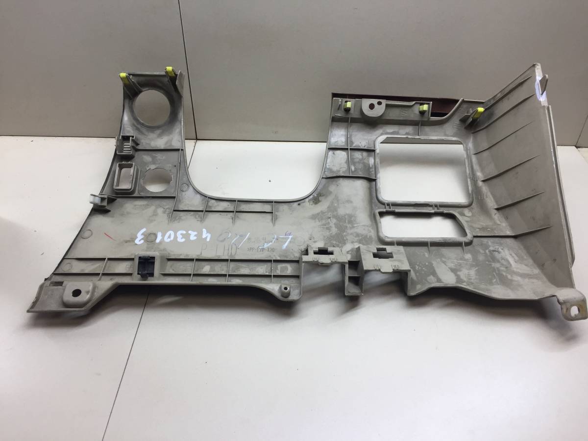 Накладка (кузов внутри) Toyota Land Cruiser Prado (J120) 2002-2009