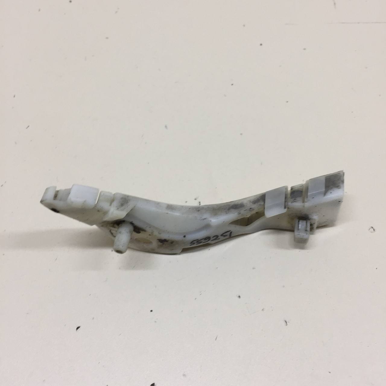 Кронштейн переднего бампера правый Mazda Mazda 6 (GG) 2002-2007