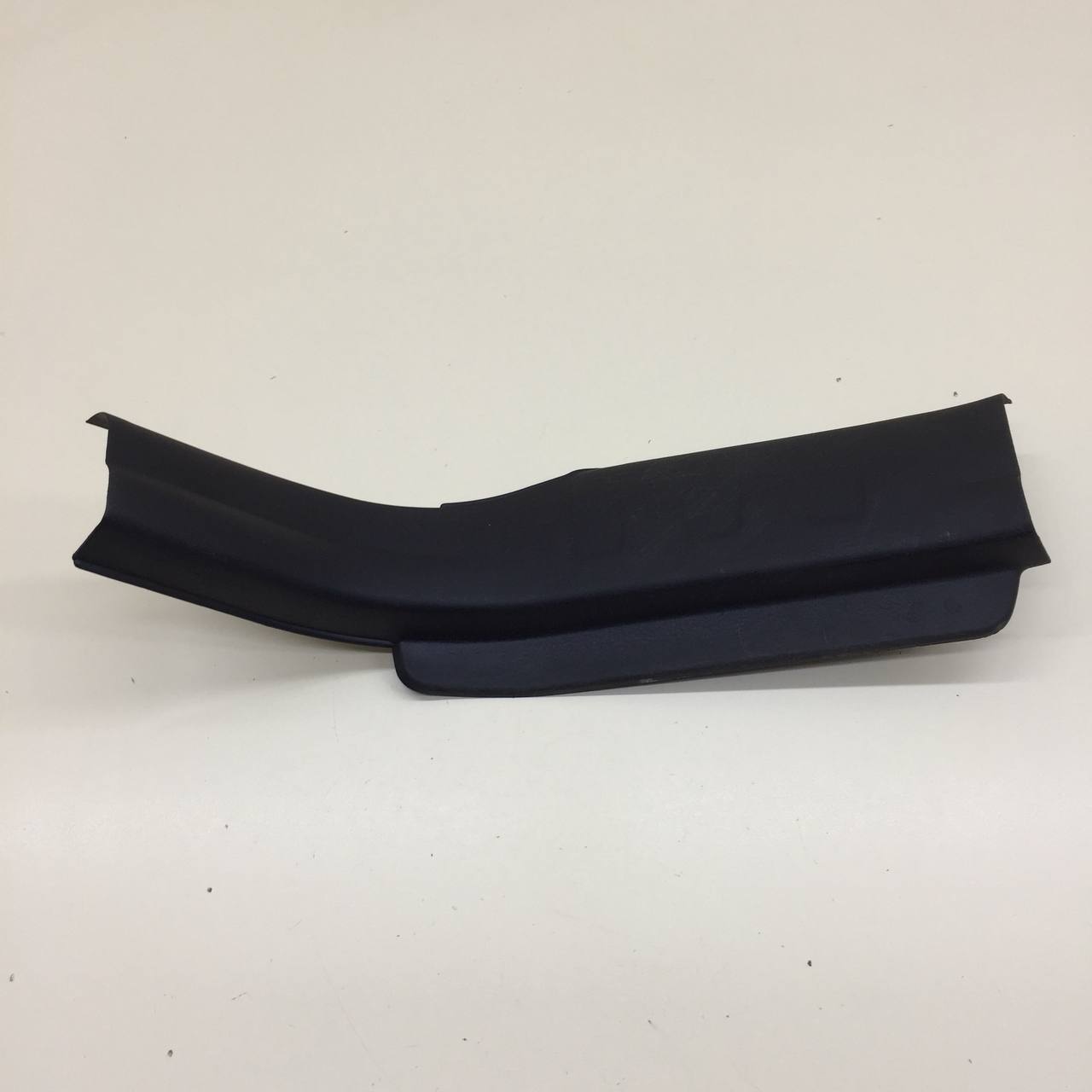 Накладка порога (внутренняя) Suzuki Grand Vitara 2005-2015