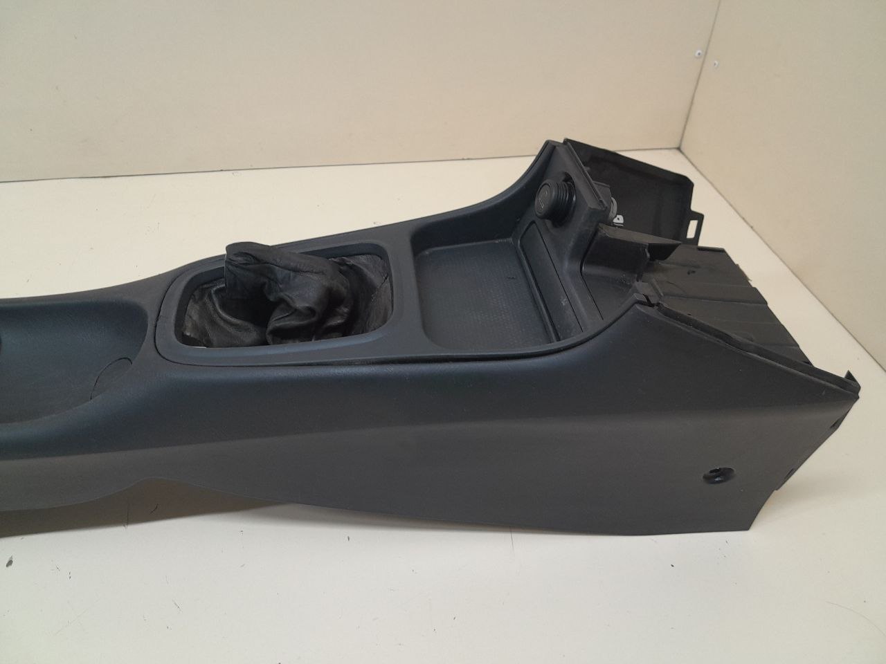 Консоль центральная Nissan Almera (N16) 2000-2006 Консоль центральная Nissan Almera (N16) 2000-2006