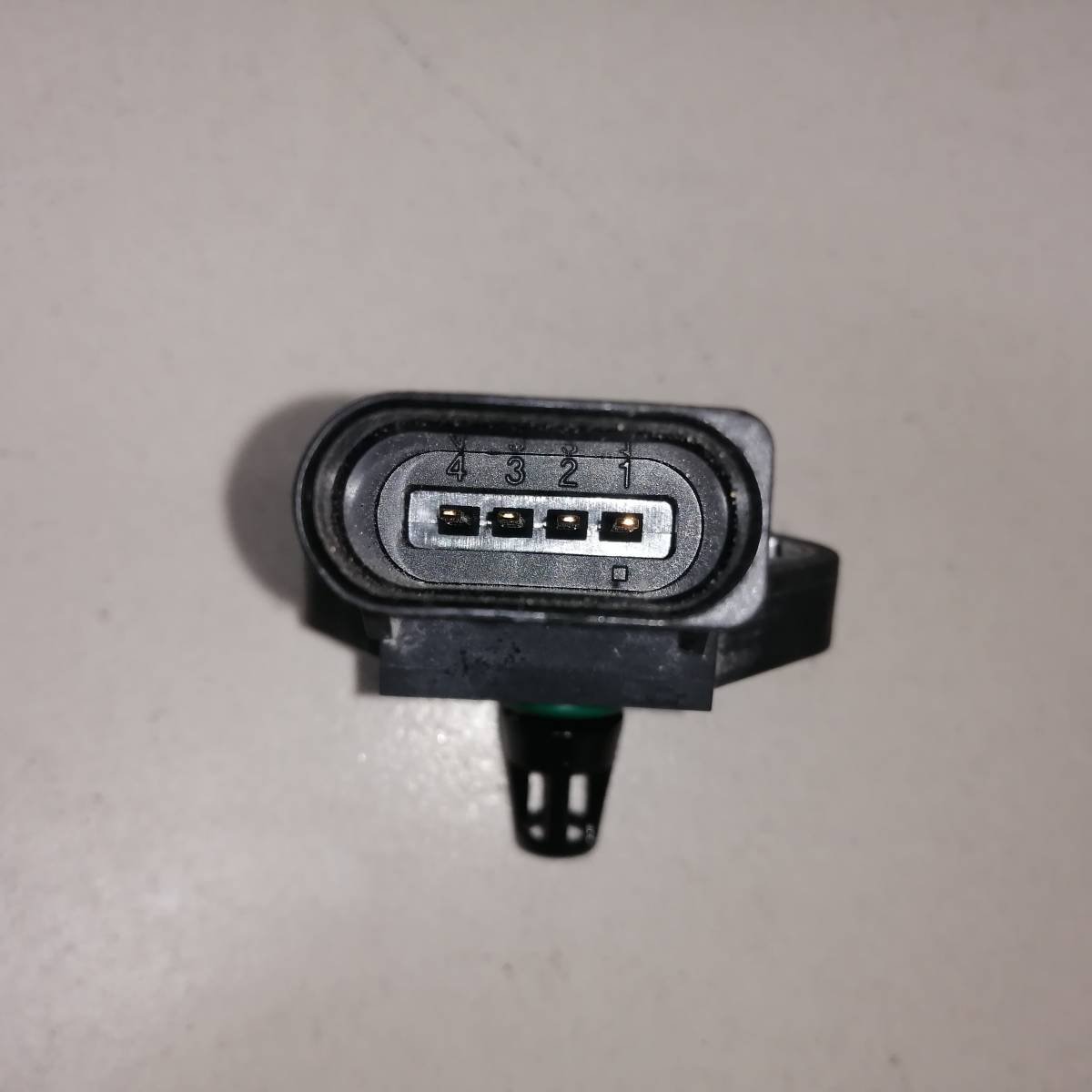 Датчик абсолютного давления Skoda Superb 2008-2015 Датчик абсолютного давления Skoda Superb 2008-2015