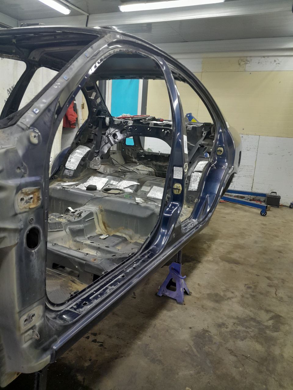 Порог со стойкой левый Nissan Almera (N16) 2000-2006