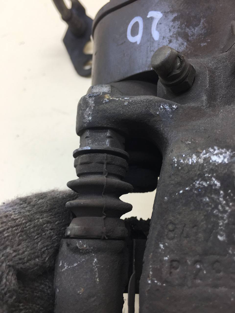 Суппорт задний левый Volvo XC60 2008-2017