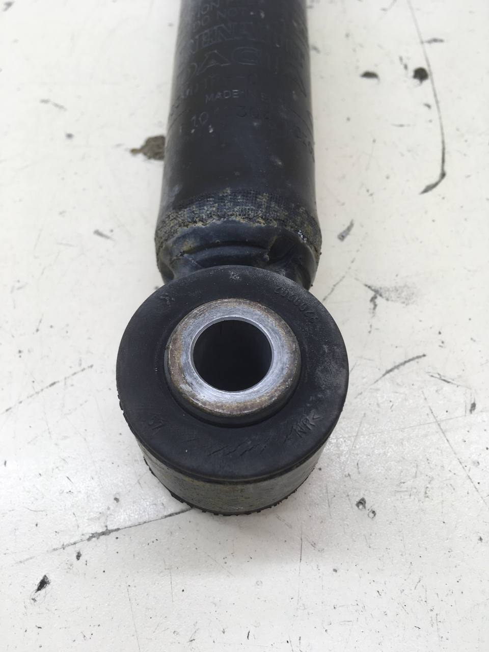 Амортизатор задний Renault Logan (2) 2014>