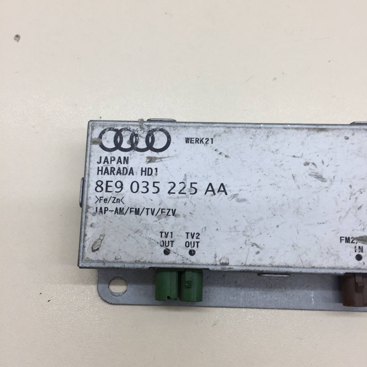 Антенна Audi A4 (B7) 2005-2007