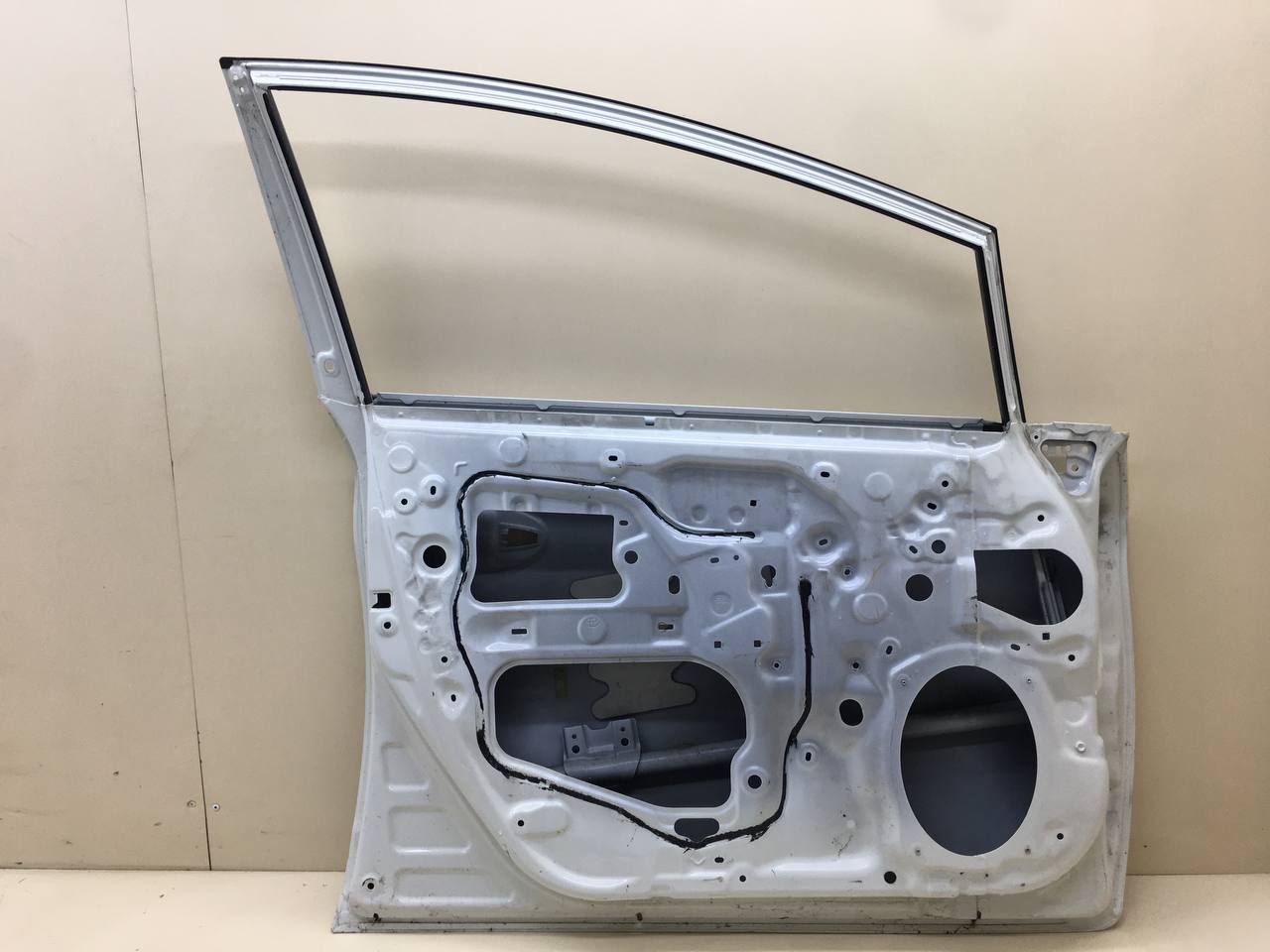 Дверь передняя левая Toyota Prius (W30) 2009-2016
