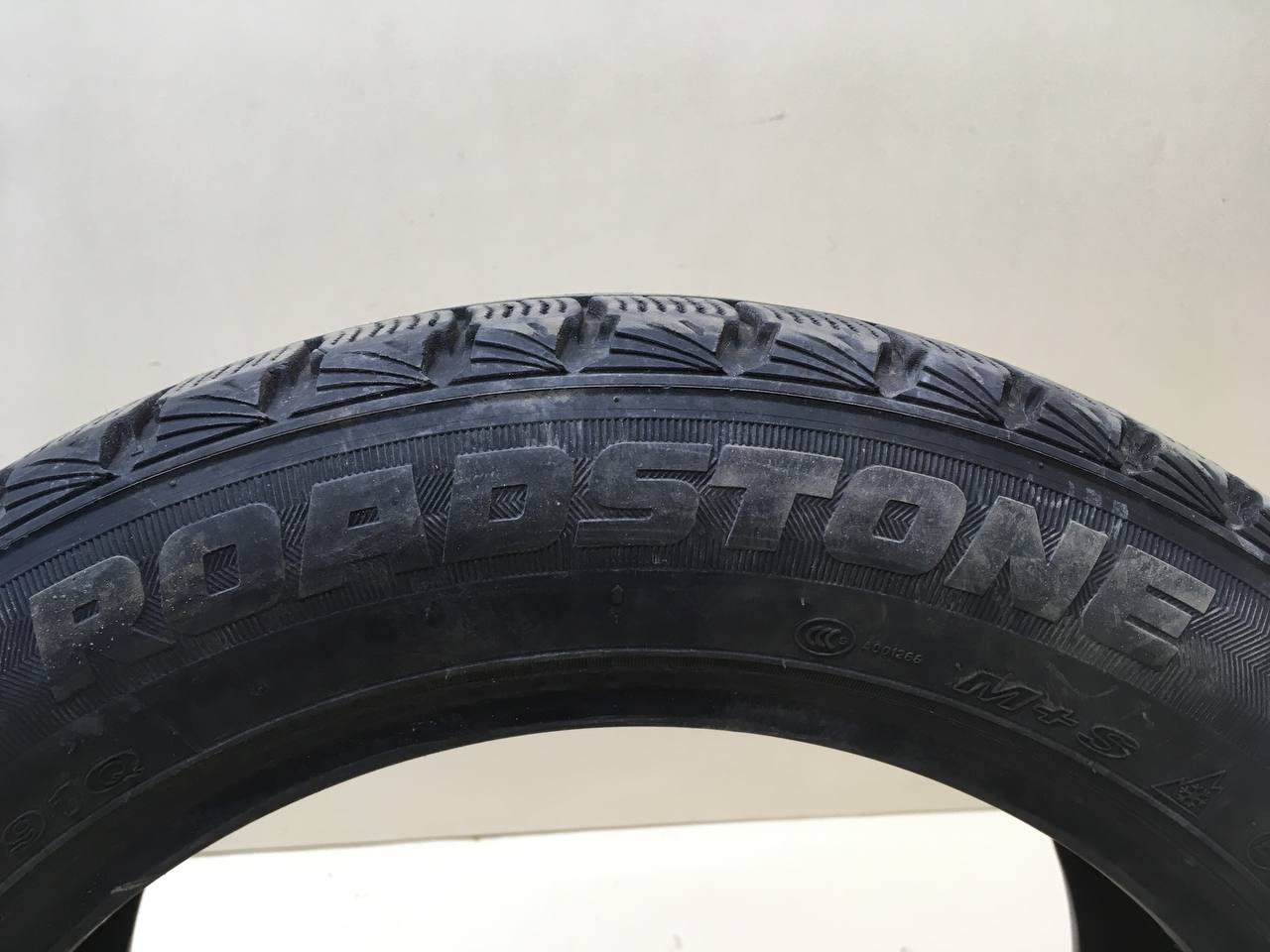 Шины R16 Зимние нешипованные Roadstone Winguard Ice