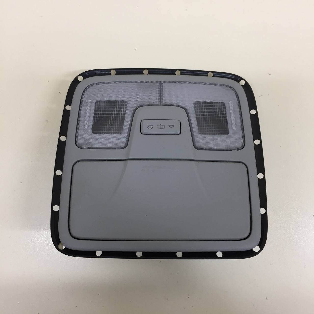 Плафон салонный Hyundai ix35 (LM) 2010-2015 Плафон салонный Hyundai ix35 (LM) 2010-2015