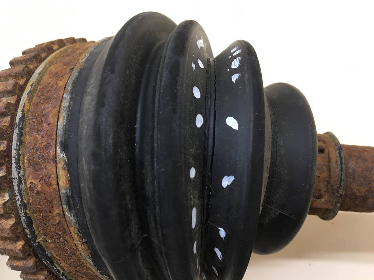 Полуось передняя левая Lada Granta 2011>