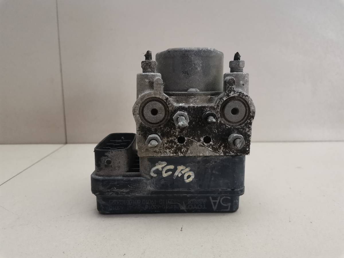 Блок ABS (насос) Toyota Opa (T10) 2000-2005