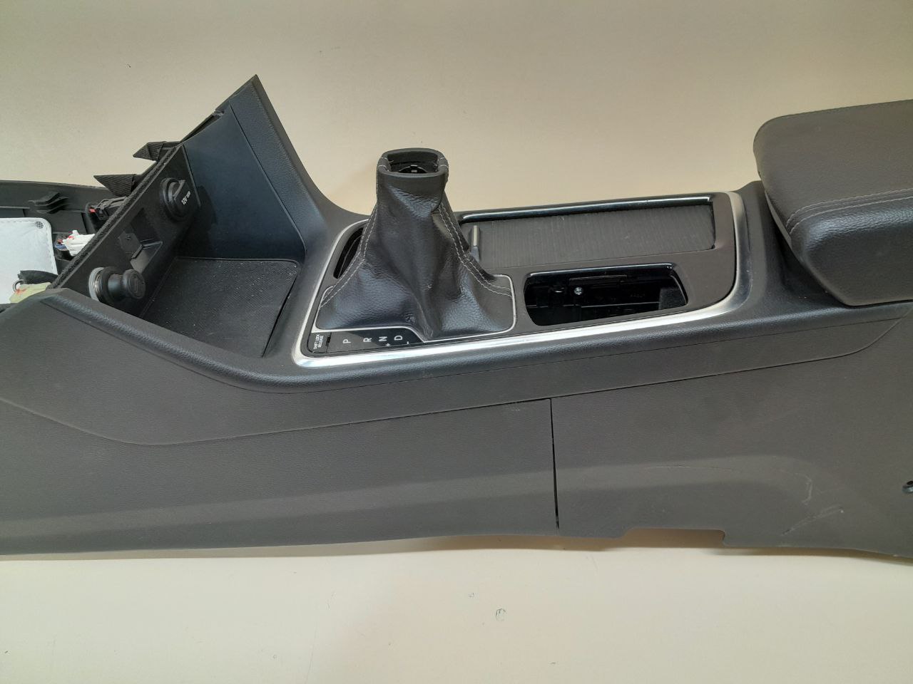 Консоль центральная Hyundai Sonata 7 (LF) 2017-2019