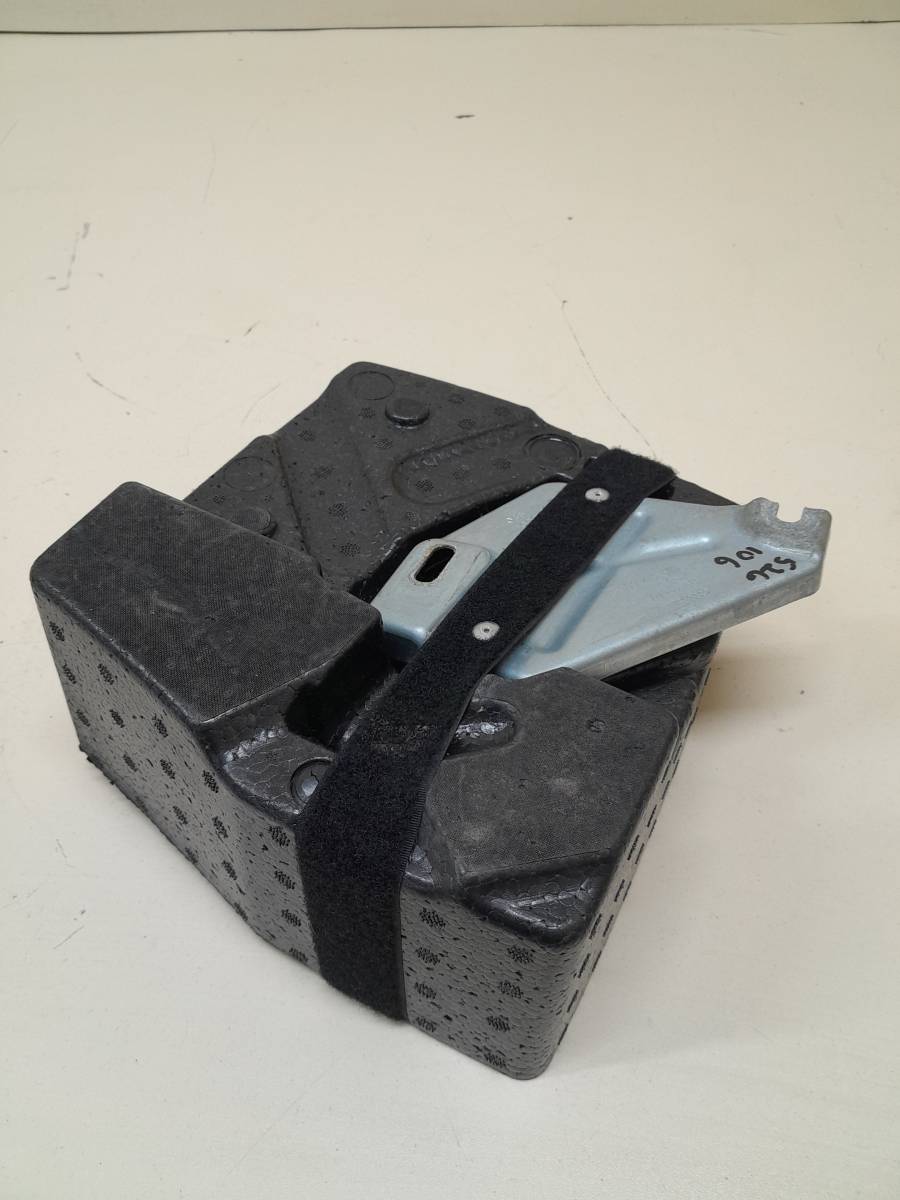 Контейнер в багажник Audi Q7 (4L) 2005-2015