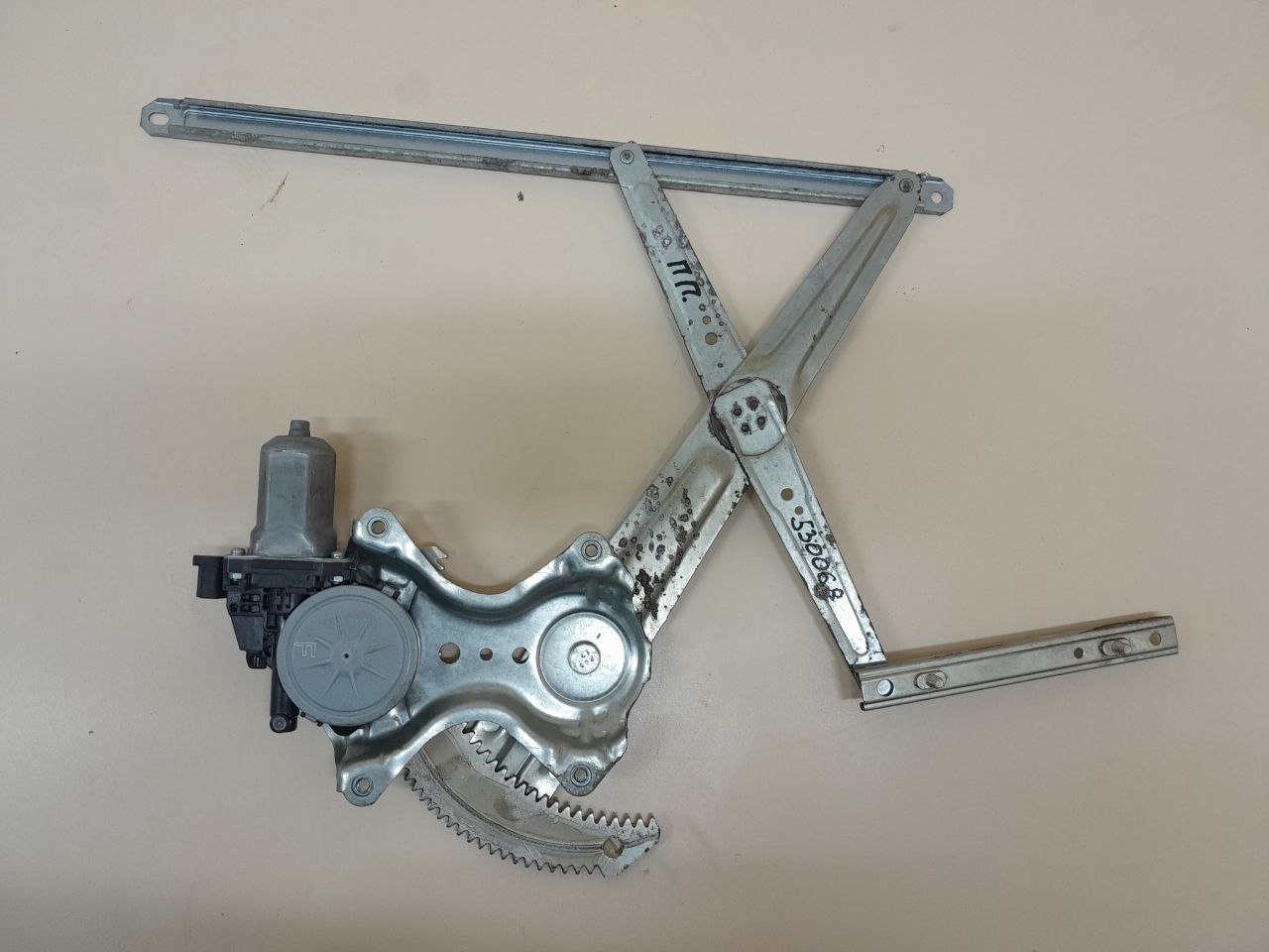 Стеклоподъемник электр. передний правый Mitsubishi Outlander (GF) 2012>