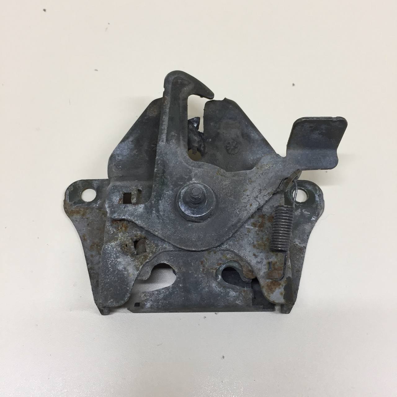 Замок капота Kia Spectra (SD) 2004-2011 Замок капота Kia Spectra (SD) 2004-2011