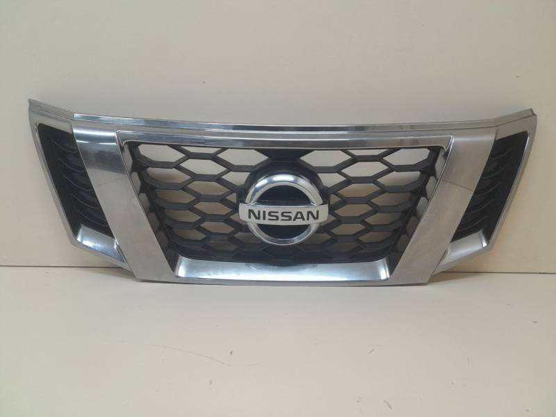 Решетка радиатора Nissan Terrano (D10) 2014>