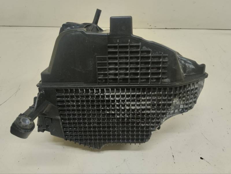 Корпус воздушного фильтра Renault Duster (HSA, HSM) 2012> Корпус воздушного фильтра Renault Duster (HSA, HSM) 2012>