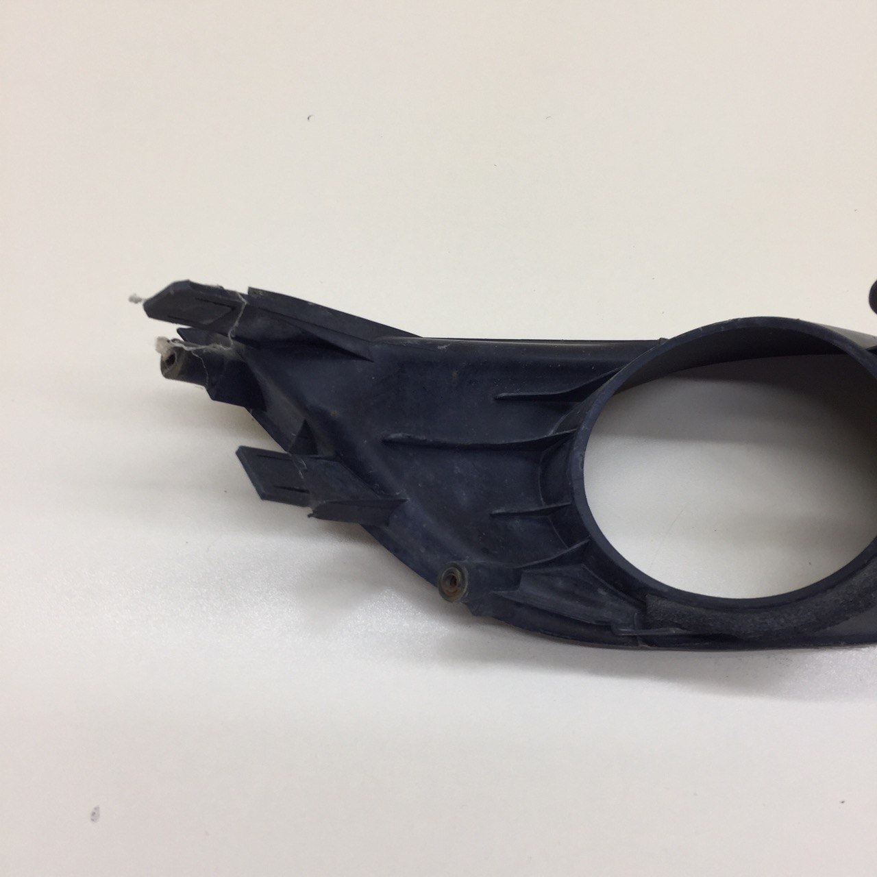 Рамка противотуманной фары левой Toyota Auris (E150) 2006-2012