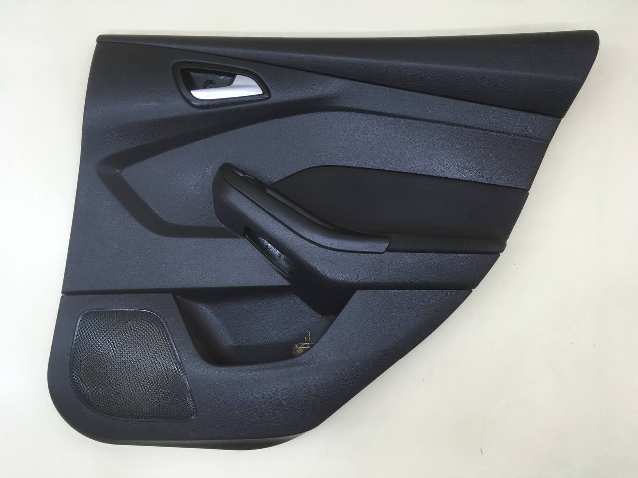 Обшивка двери задней правой Ford Focus 3 2011>
