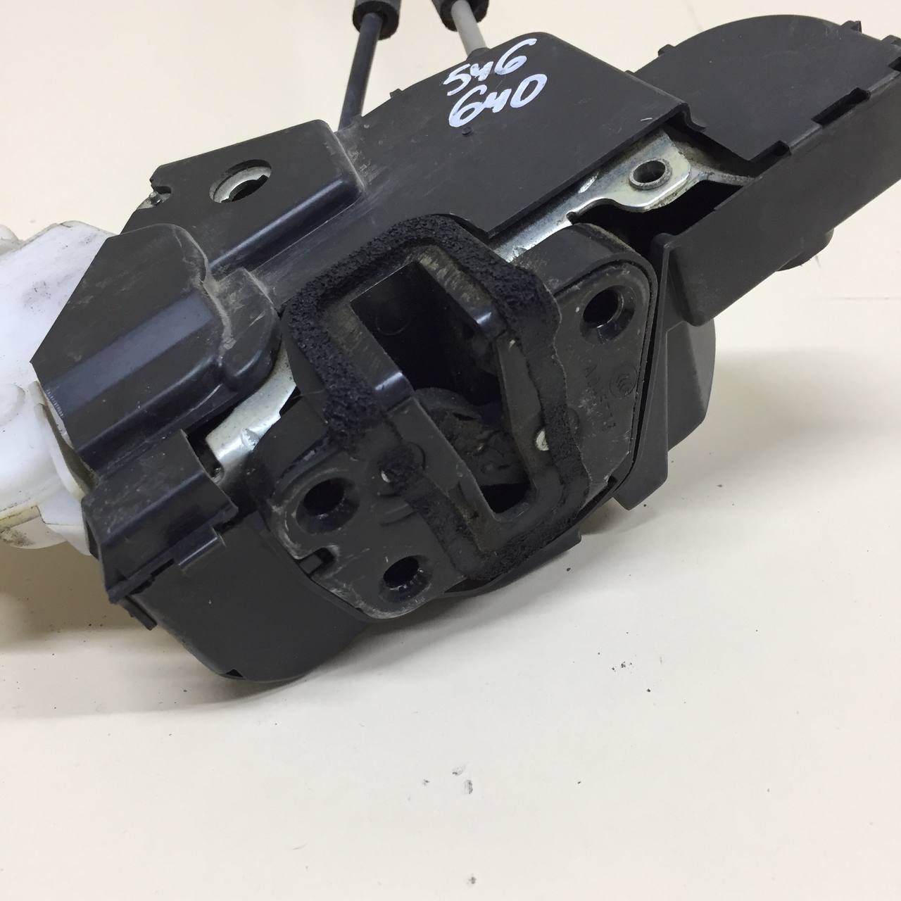 Замок двери передней правой Hyundai Starex H1/Grand Starex 2007>