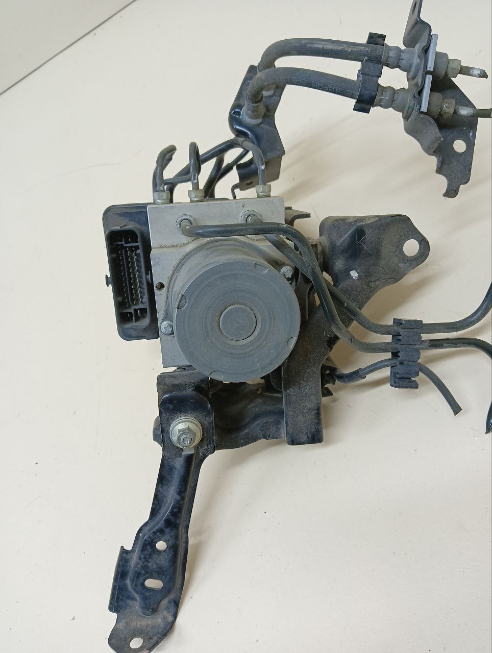 Блок ABS (насос) Subaru Forester (S13) 2012-2018