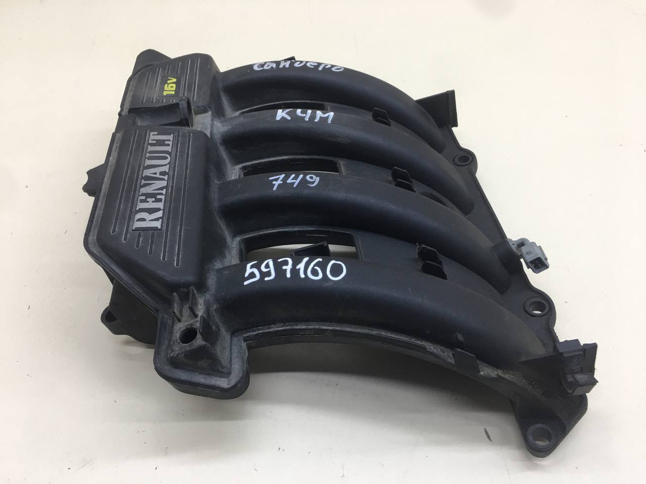 Коллектор впускной Renault Sandero 2009-2014