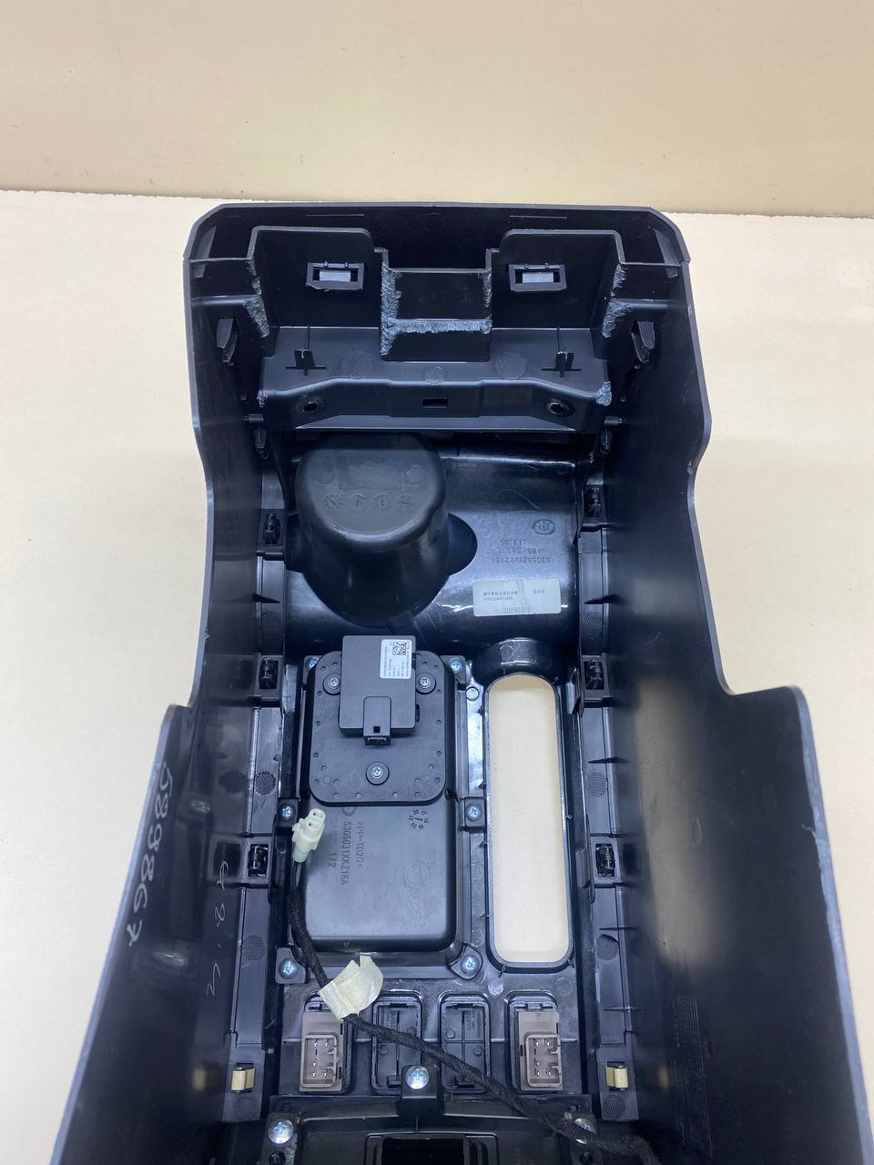 Консоль центральная Haval H6 2014-2020