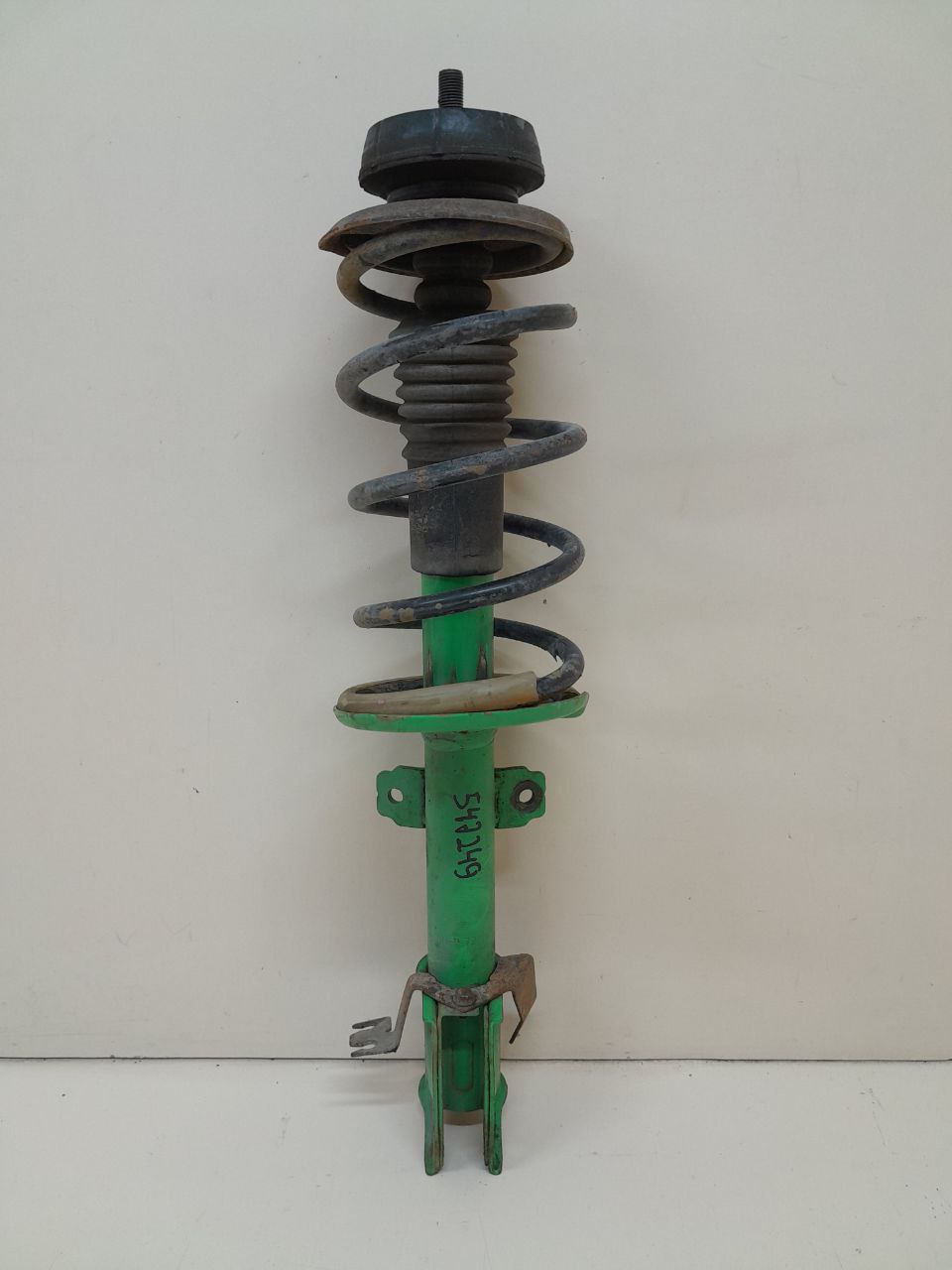 Амортизатор передний Renault Duster (HSA, HSM) 2012> Амортизатор передний Renault Duster (HSA, HSM) 2012>