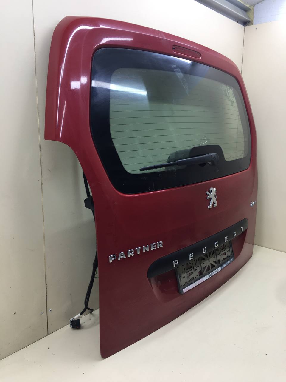 Дверь багажника со стеклом Peugeot Partner Tepee (B9) 2008-2018 Дверь багажника со стеклом Peugeot Partner Tepee (B9) 2008-2018