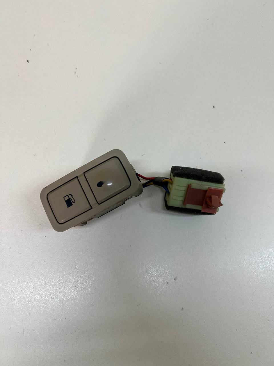 Кнопка открывания багажника Hyundai Sonata 6 (YF) 2010-2014
