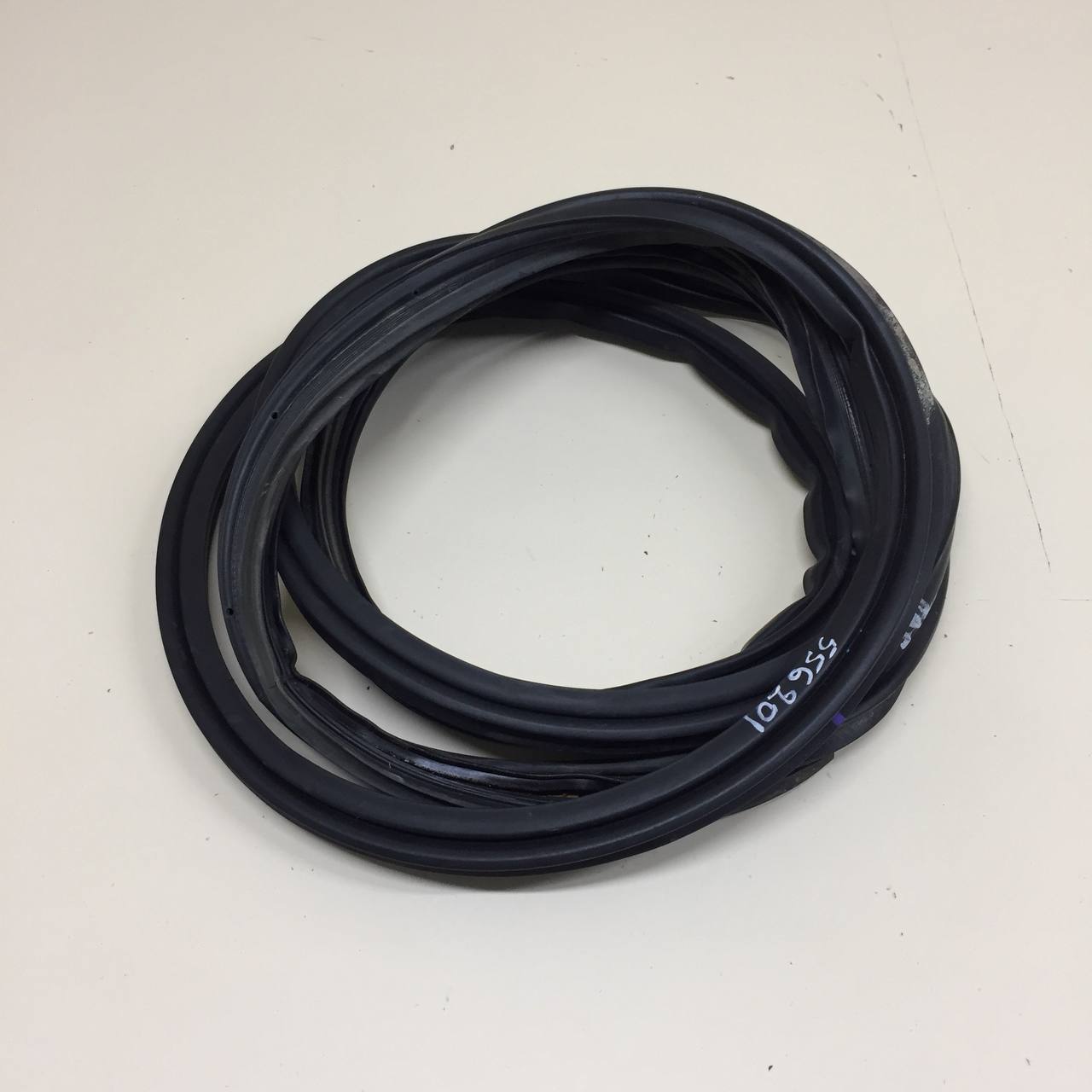 Уплотнитель багажника Toyota Land Cruiser Prado (J150) 2009-2022
