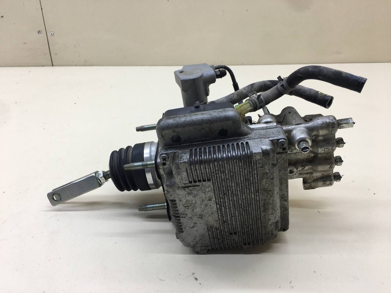 Блок ABS (насос) Toyota Rav 4 (XA40) 2013-2019 Блок ABS (насос) Toyota Rav 4 (XA40) 2013-2019