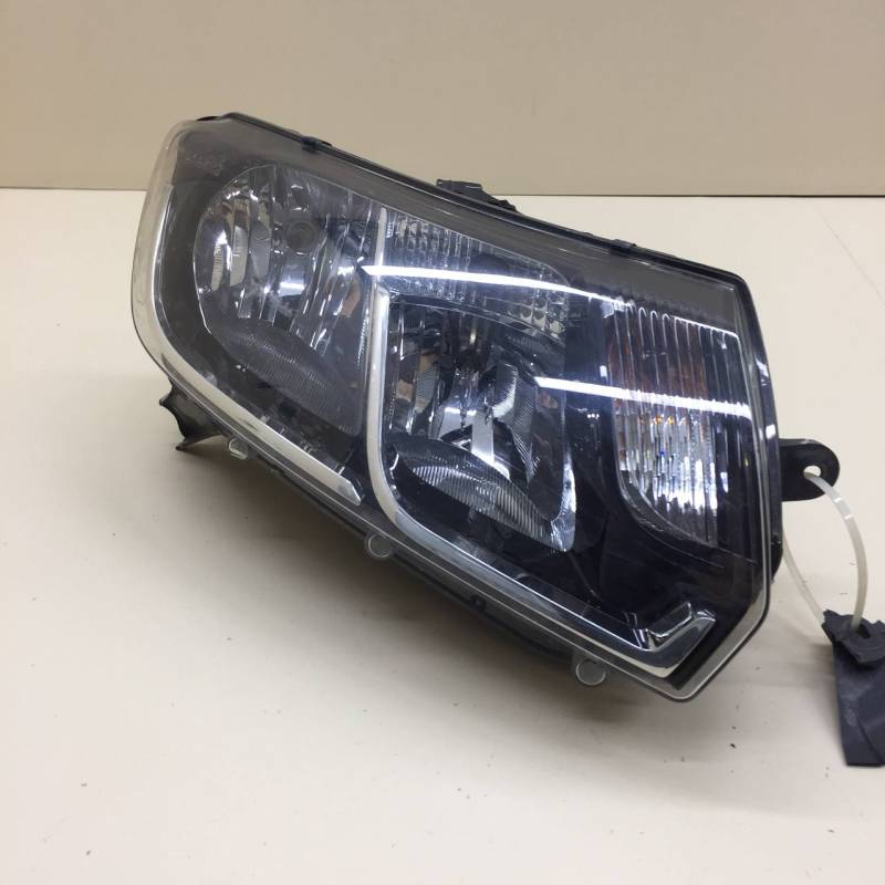 Фара правая Renault Sandero Stepway (5S) 2014-2022 Фара правая Renault Sandero Stepway (5S) 2014-2022