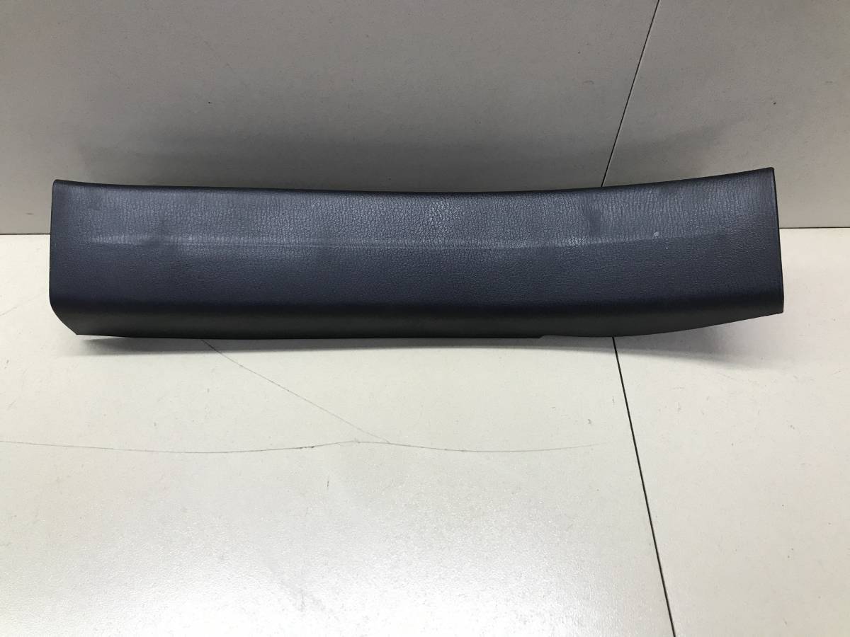 Накладка порога (внутренняя) Mazda Mazda 3 (BM) 2013-2016