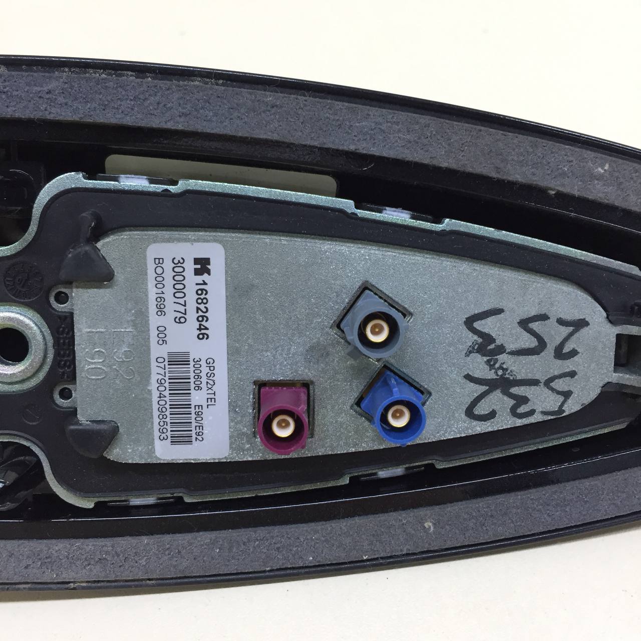 Антенна BMW 3-series E90/E91 2005-2011 Антенна BMW 3-series E90/E91 2005-2011