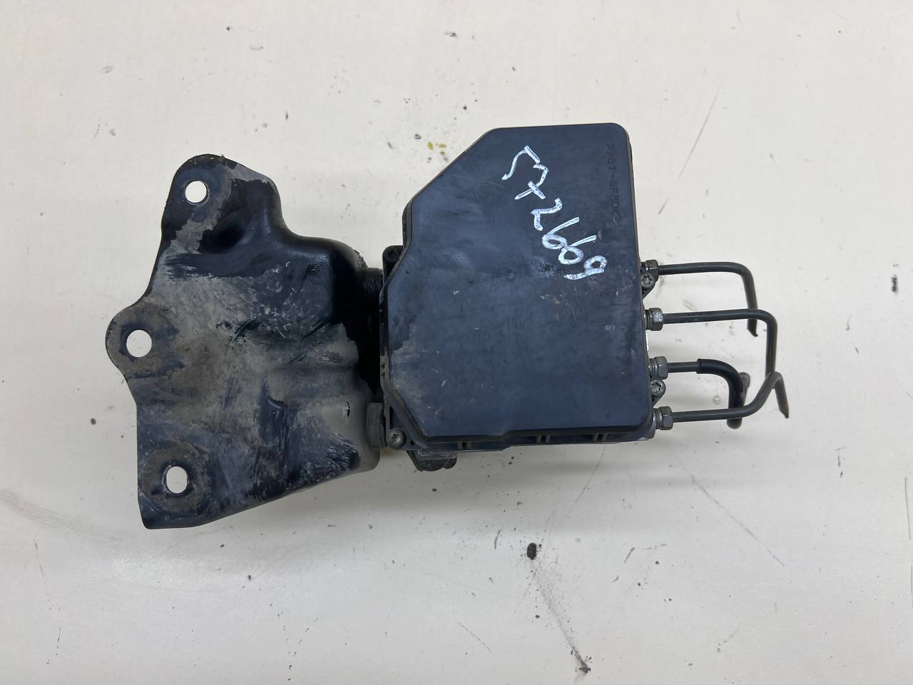Блок ABS (насос) Toyota Rav 4 (XA40) 2013-2019