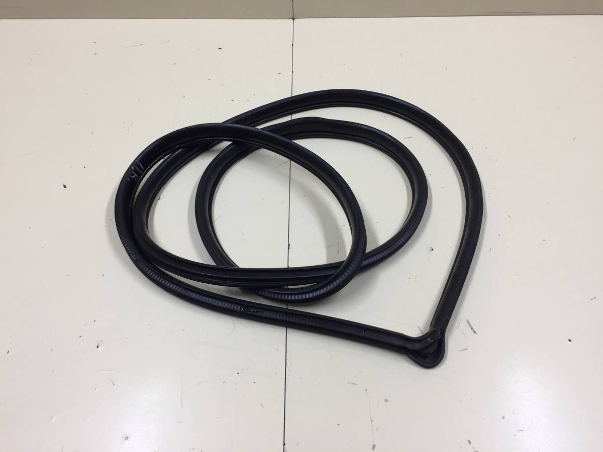 Уплотнитель проема двери передней правой Subaru Impreza (G12) 2007-2012