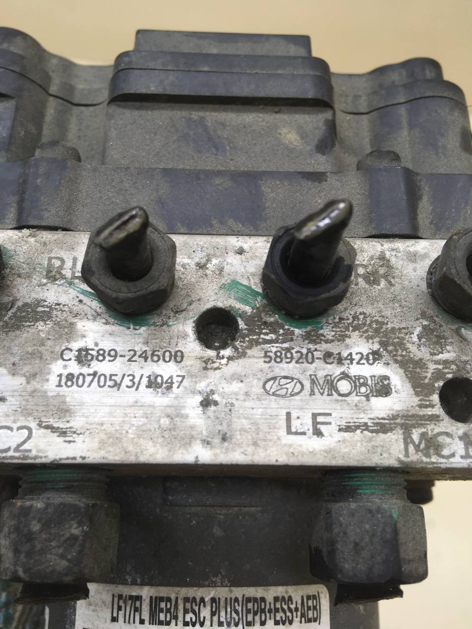 Блок ABS (насос) Hyundai Sonata 7 (LF) 2017-2019 Блок ABS (насос) Hyundai Sonata 7 (LF) 2017-2019