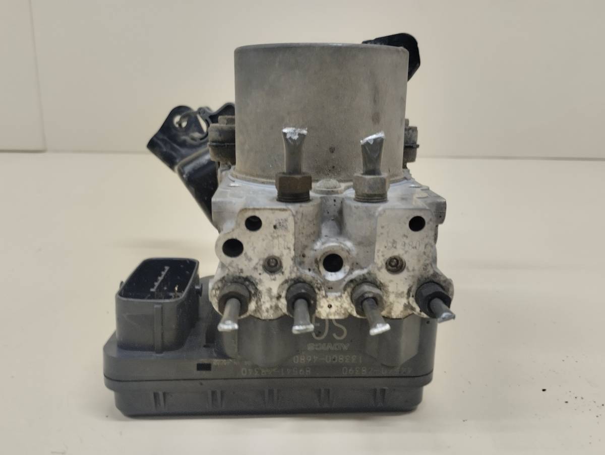 Блок ABS (насос) Lexus RX 350 /450h (XL10) 2009-2015