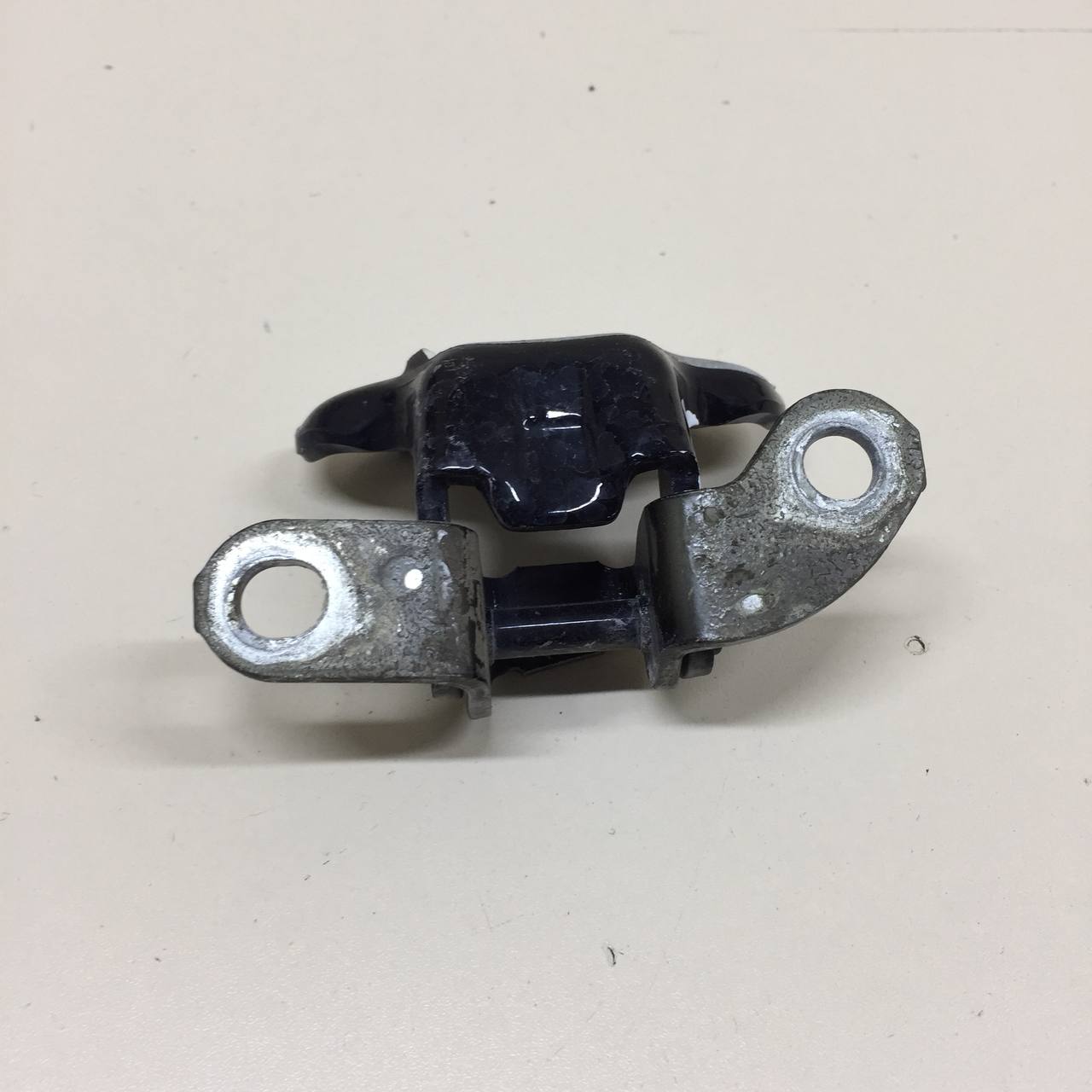 Петля двери задней правой верхняя Toyota Rav 4 (XA40) 2013-2019 Петля двери задней правой верхняя Toyota Rav 4 (XA40) 2013-2019