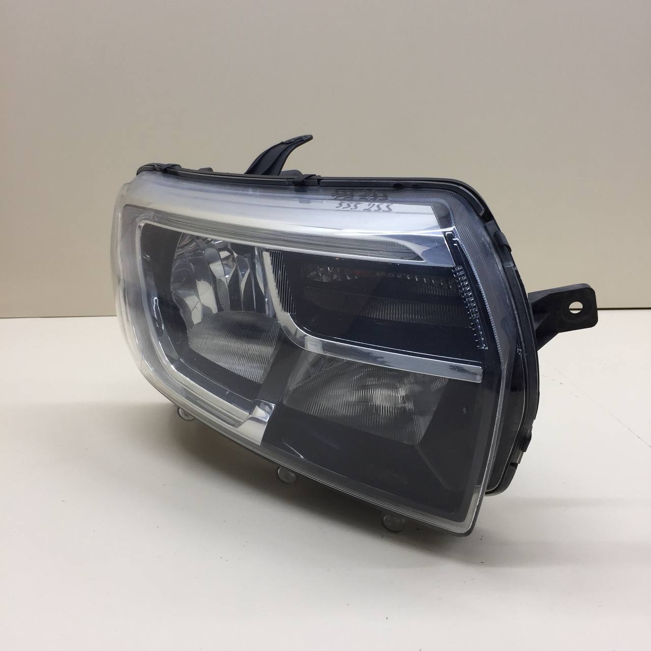 Фара правая Renault Sandero Stepway (5S) 2014-2022 Фара правая Renault Sandero Stepway (5S) 2014-2022